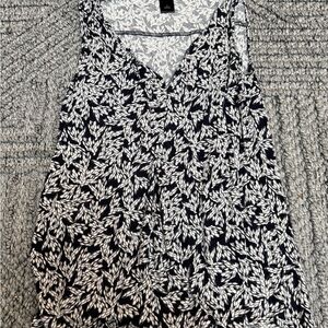 Ann Taylor Black and White Leaf Pattern Blouse